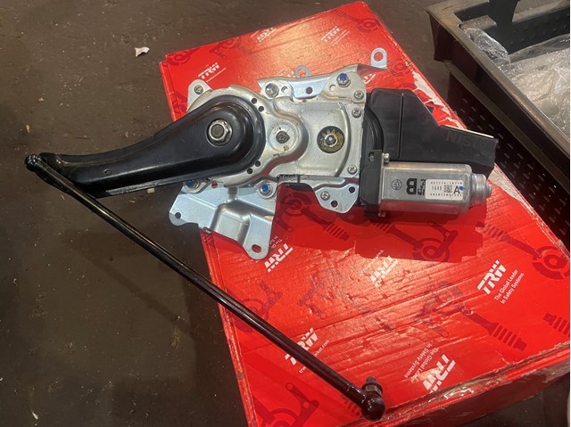 42711010710 Mitsubishi 