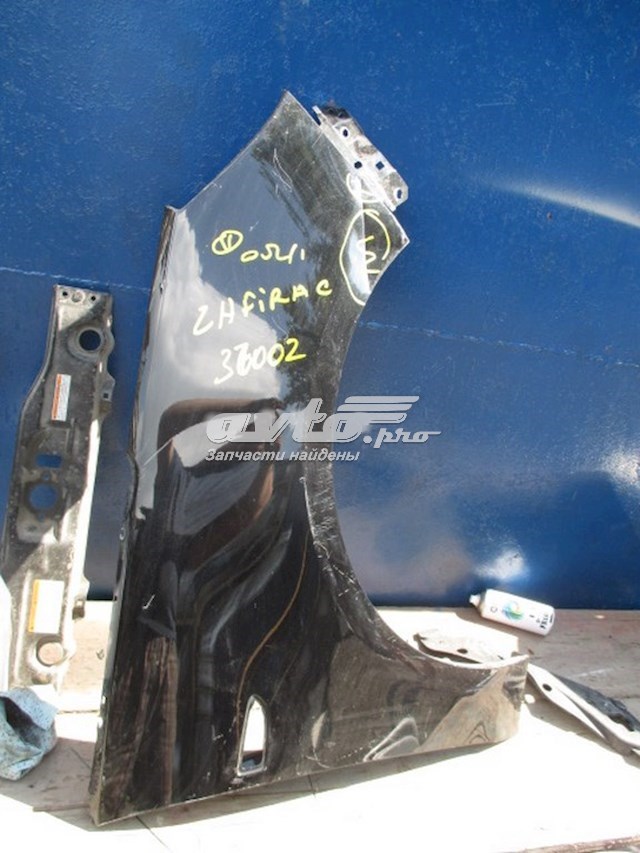 Крыло переднее правое 13355188 Opel