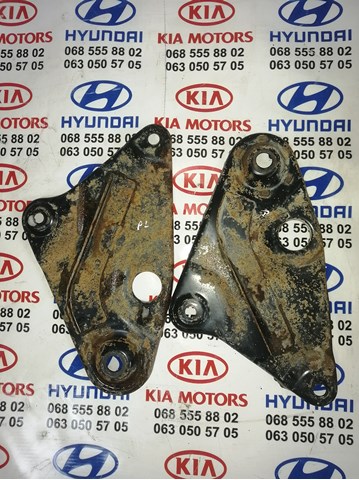 Кронштейн передней балки 624762F000 Hyundai/Kia