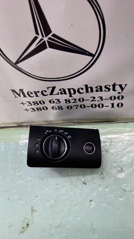 Переключатель света фар на "торпедо" A1645450304 Mercedes