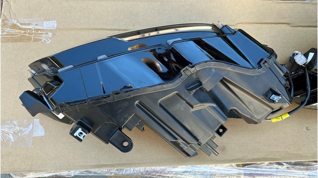 Купить ZDS11998R Signeda Фара основная правая