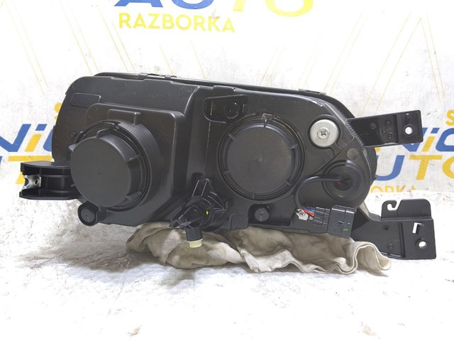 Правая фара 260101001R Nissan/Infiniti