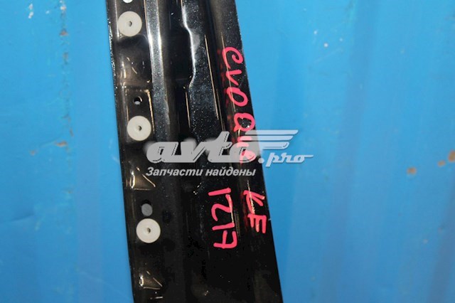 LR028556 Land Rover Дверь задняя, правая