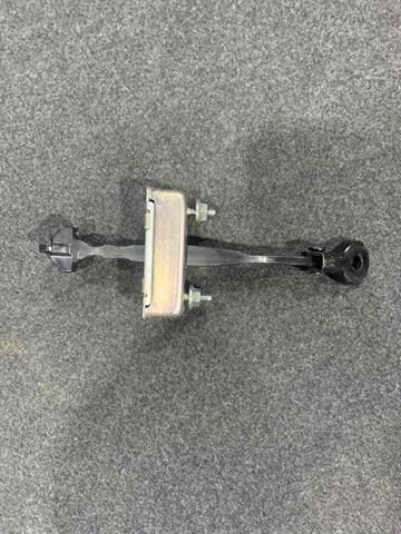 Tope de puerta trasera BCJH72270B MAZDA