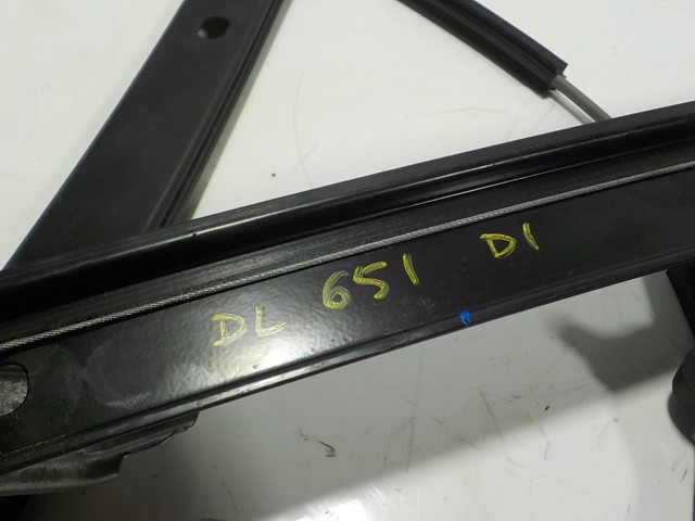 Mecanismo de acionamento de vidro da porta dianteira esquerda 81A837461 VAG