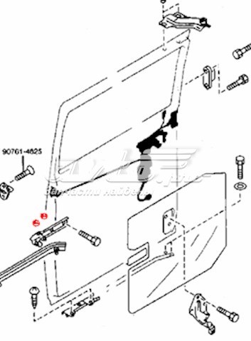 S08472233C Mazda ролик двери боковой (сдвижной правый центральный)