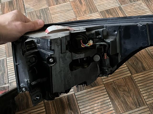 LR136858 Land Rover Задний левый стоп