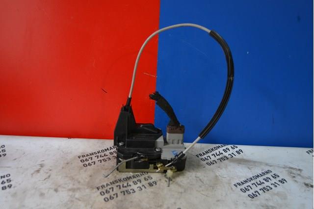 Fecho da porta dianteira esquerda Peugeot 307 SW 3H