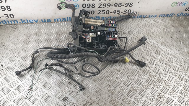  Unidade de dispositivos de segurança Toyota Auris JPP hatchback (E15) (2006 - 2012) JPP