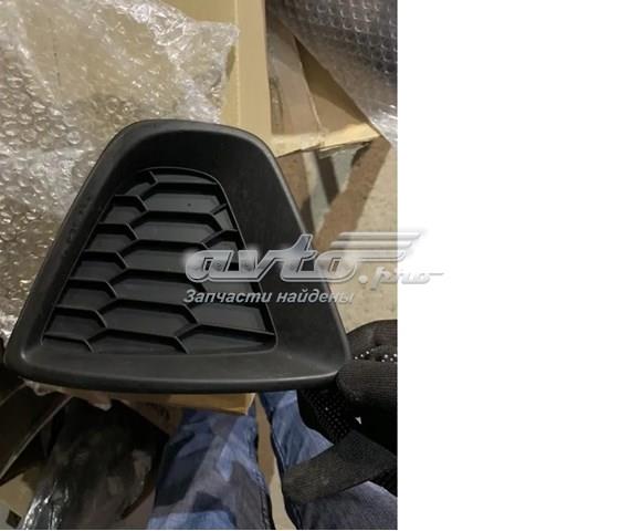 Заглушка (решетка) противотуманных фар бампера переднего левая KD4550C21 Mazda