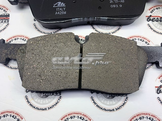 Передние тормозные колодки LR118006 Land Rover