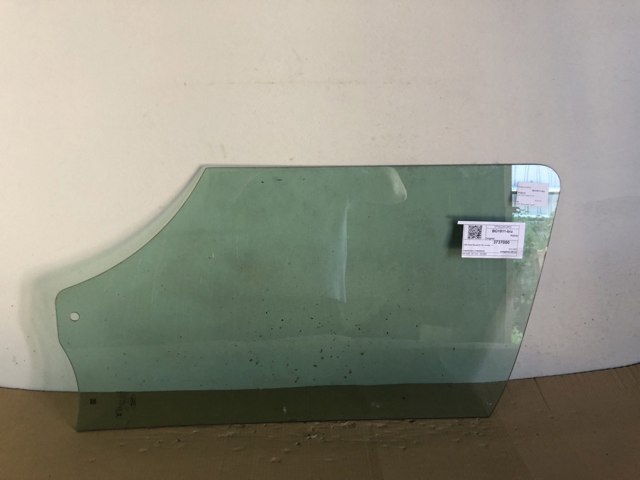 GS2821D301 XYG Стекло двери передней левой