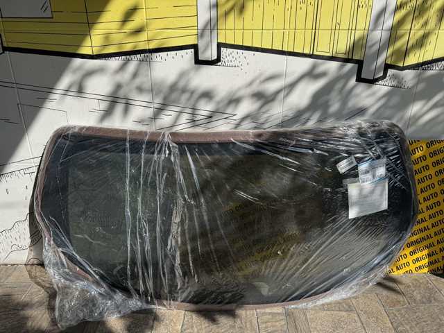 Стекло багажника двери 3/5-й задней (ляды) KB7W63930A9D Mazda