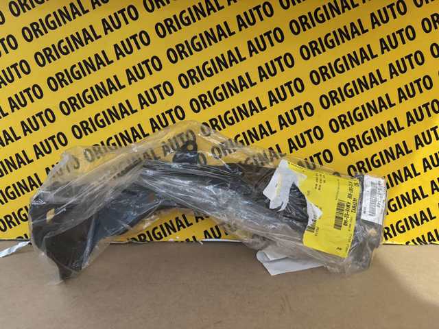Купить KMV652140 Mazda Кронштейн крепления крыла переднего правого передний