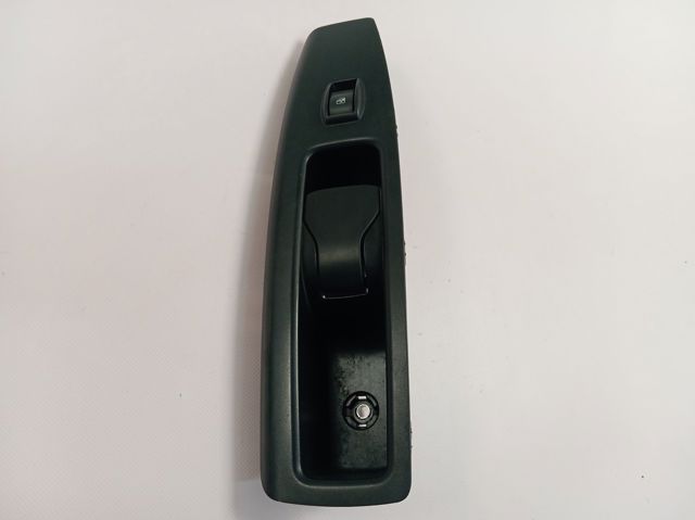 Кнопка включения мотора стеклоподъемника передняя правая Fiat/Alfa/Lancia 735498675 цена, от 7.15 USD