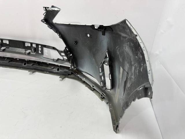 Передний бампер 5211948590 Toyota