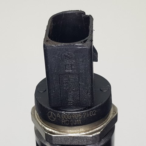 Топливная рампа Mercedes 6540700195