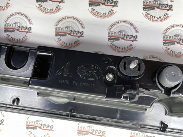  453123546 Land Rover