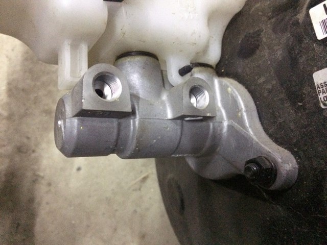 Главный тормозной цилиндр 585101K100 Hyundai/Kia