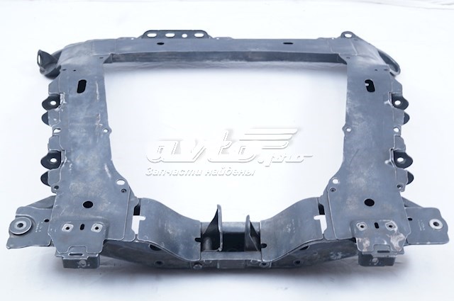 Подрамник передний 8200741079 Renault (RVI)