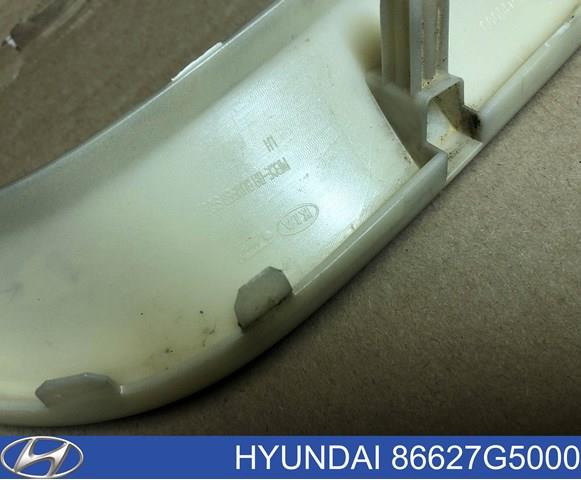 Moldura esquerda do pára-choque traseiro 86627G5000 Hyundai/Kia