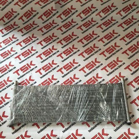 104849800C Tesla Радиатор основной
