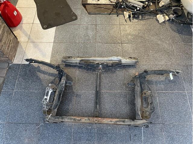  Рамка радиатора Lexus GS 