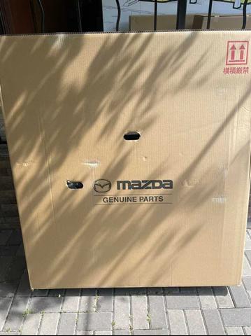 Пассажирская передняя дверь Mazda KBY05802XE