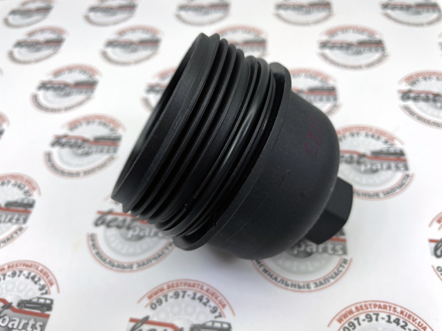 Крышка масляного фильтра на Mercedes E  S213