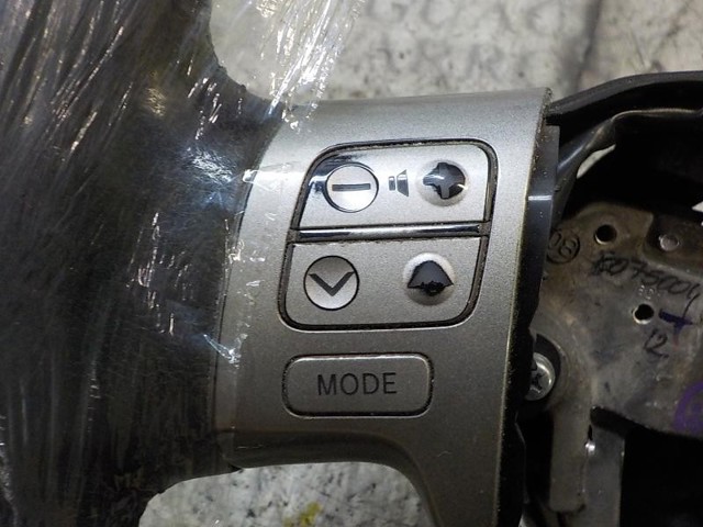  Volante Toyota Auris UKP hatchback (E15) (2007 - 2013) UKP