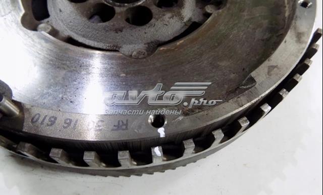 RF3016610A Mazda volante de motor