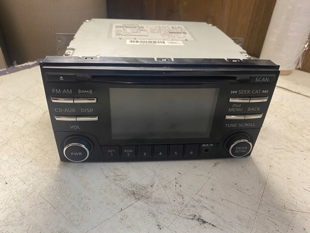 281853NF0B Nissan/Infiniti Радиоприемник