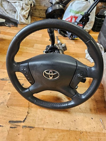 Volante para Toyota Avensis (T25)