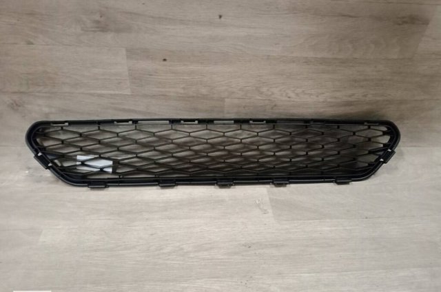 Решетка бампера переднего центральная Polcar 27X127 цена, от 22.82 USD