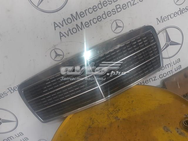 A2108880023 Mercedes решетка радиатора