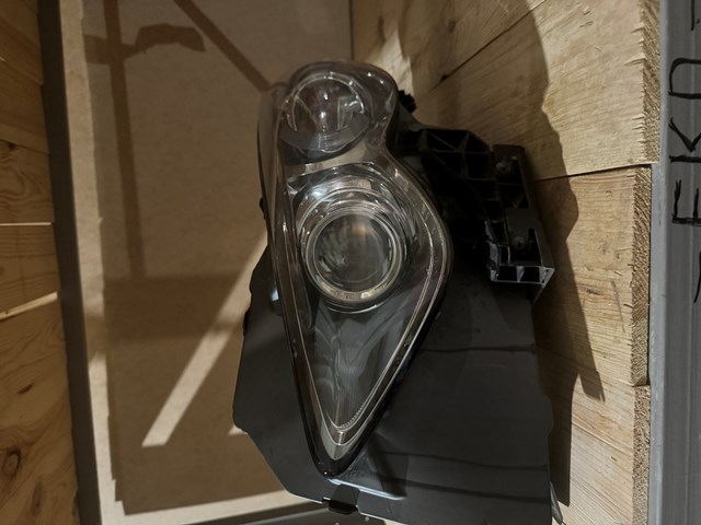 Левая фара 260601CY0E Nissan/Infiniti