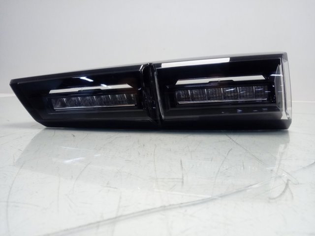 9835300680 Peugeot/Citroen Задняя левая внутренняя фара