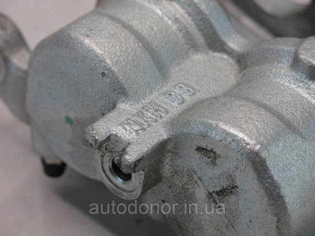 410015MT0A Nissan/Infiniti Суппорт тормозной, передний, правый