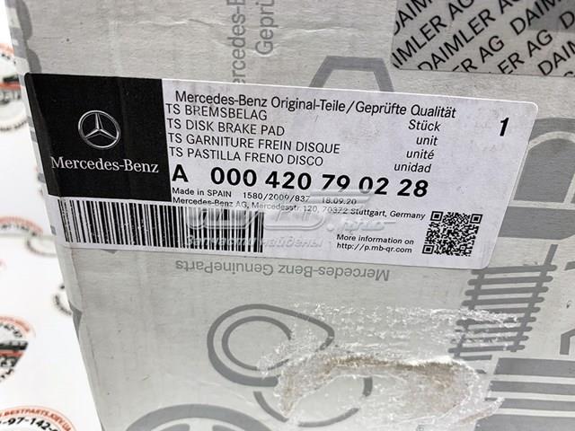 A000420790228 Mercedes Колодки передние