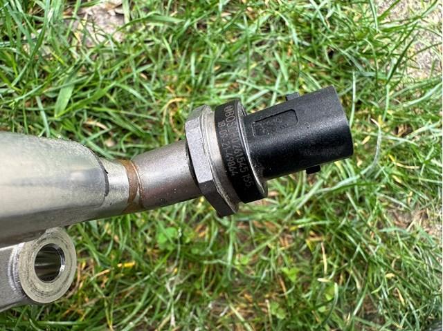Форсунки Mazda PE2713250