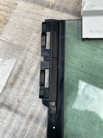 Купить 9J1845019B Porsche Стекло передней двери, левой