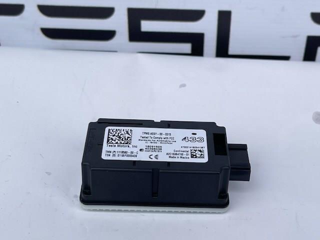 111858000C Tesla 