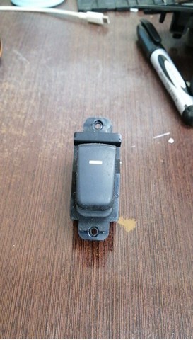 Кнопки заднего левого стекло подъемника Hyundai/Kia 202007550 цена, от 5.65 USD