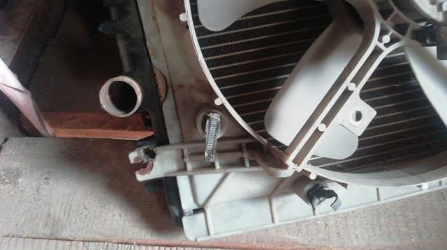 Дифузор радіатора охолодження, в зборі з двигуном і крильчаткою LF2015025 MAZDA