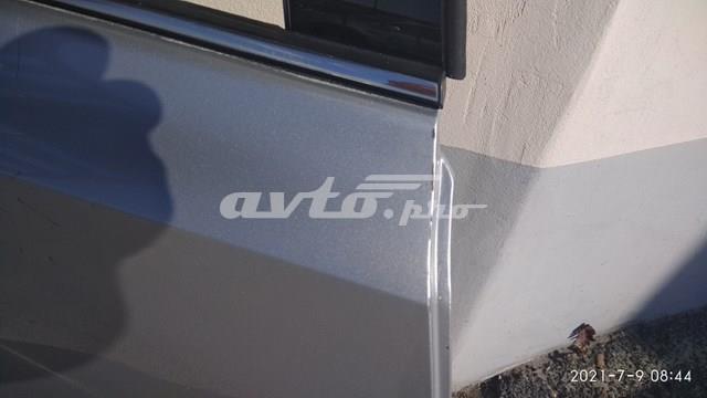 Задняя правая дверь Toyota 67003F4050