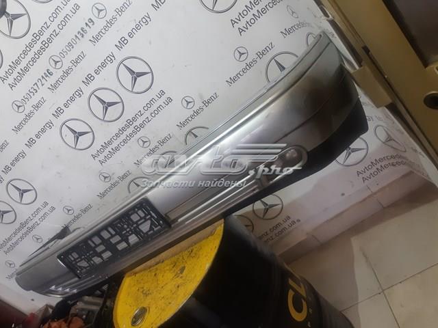 Передний бампер A2108850125 Mercedes