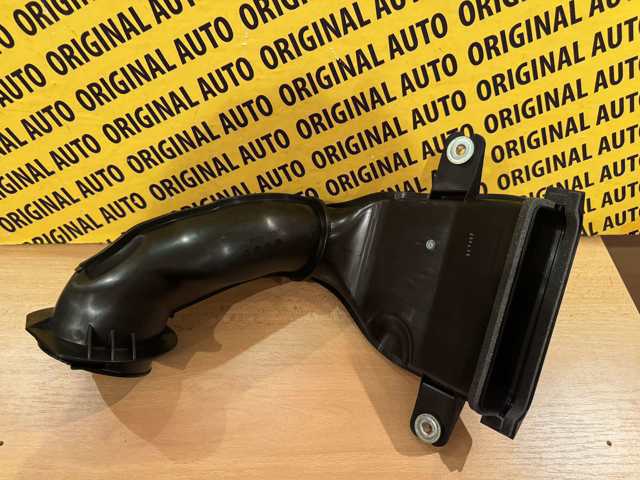 Воздухозаборник Mazda T30713200A
