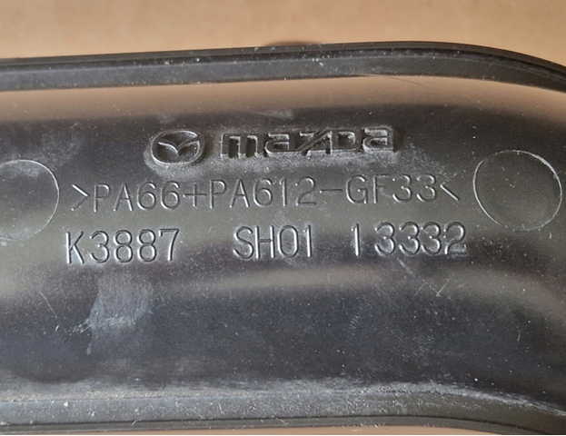 SH0113332 Mazda Патрубок интеркуллера