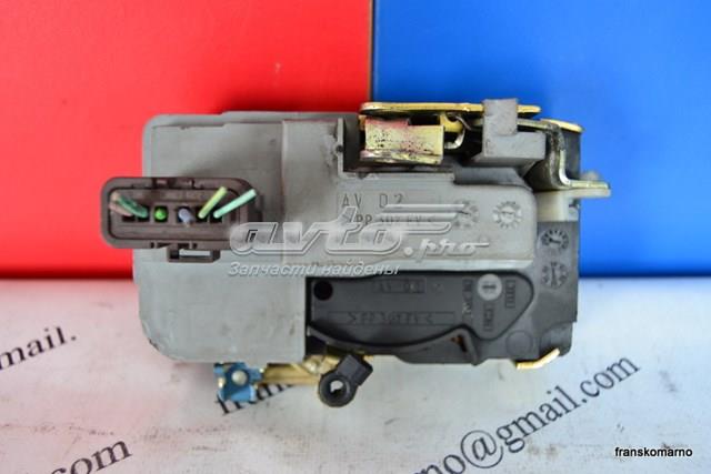 Compre 9136J4 Peugeot/Citroen Fecho da porta dianteira direita