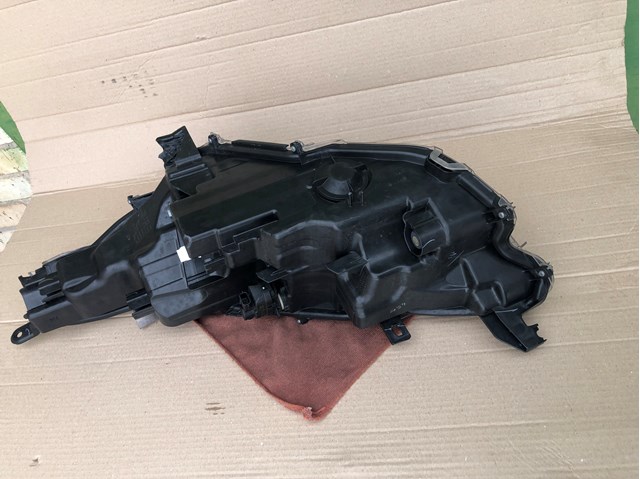 Купить 81105K0080 Toyota Фара основная правая